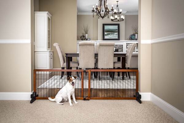 Carlson Pet Products Freestanding Wood Gate, 40-70" Wide